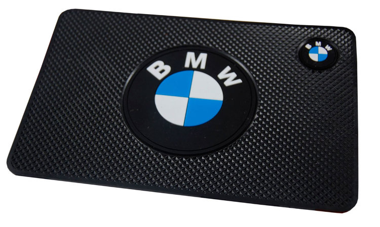 Коврик на панель BMW 20*13 см